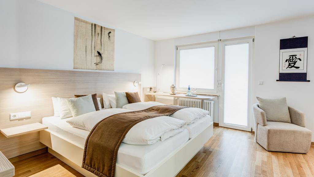 Hotel Viva Sky Констанц Екстериор снимка